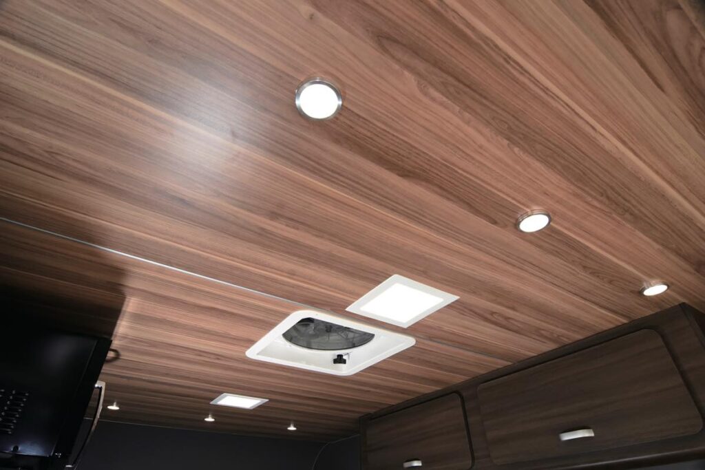 ケイワークスのトレイルワークスミニの天井照明
