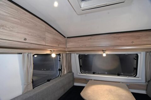 インディアナ300L | インディアナRV