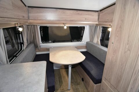 インディアナ300 | インディアナRV