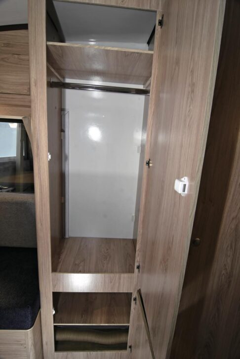 インディアナ300 | インディアナRV