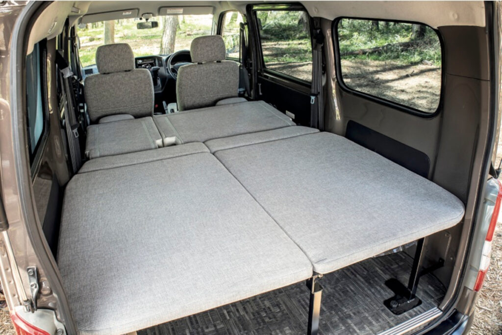 フリップアップベッド モル | FLEX | CCAA2023
