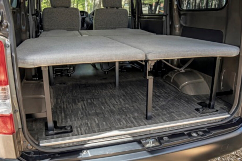 フリップアップベッド モル | FLEX | CCAA2023
