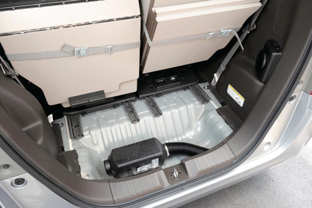 取り付け実例つき!軽キャンパーなど小型車にも取り付けやすいFF 取り付け実例つき!軽キャンパーなど小型車にも取り付けやすいFF