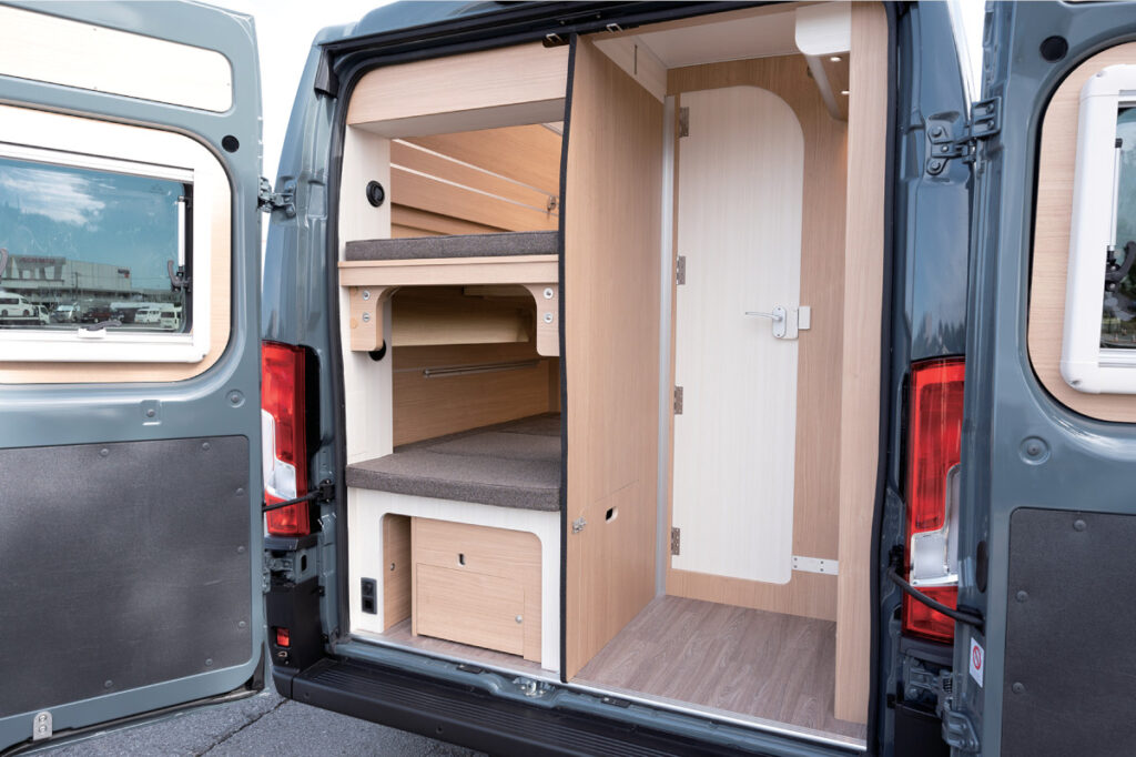 グランクルーズWD | 岡モータース | CCAA2023
