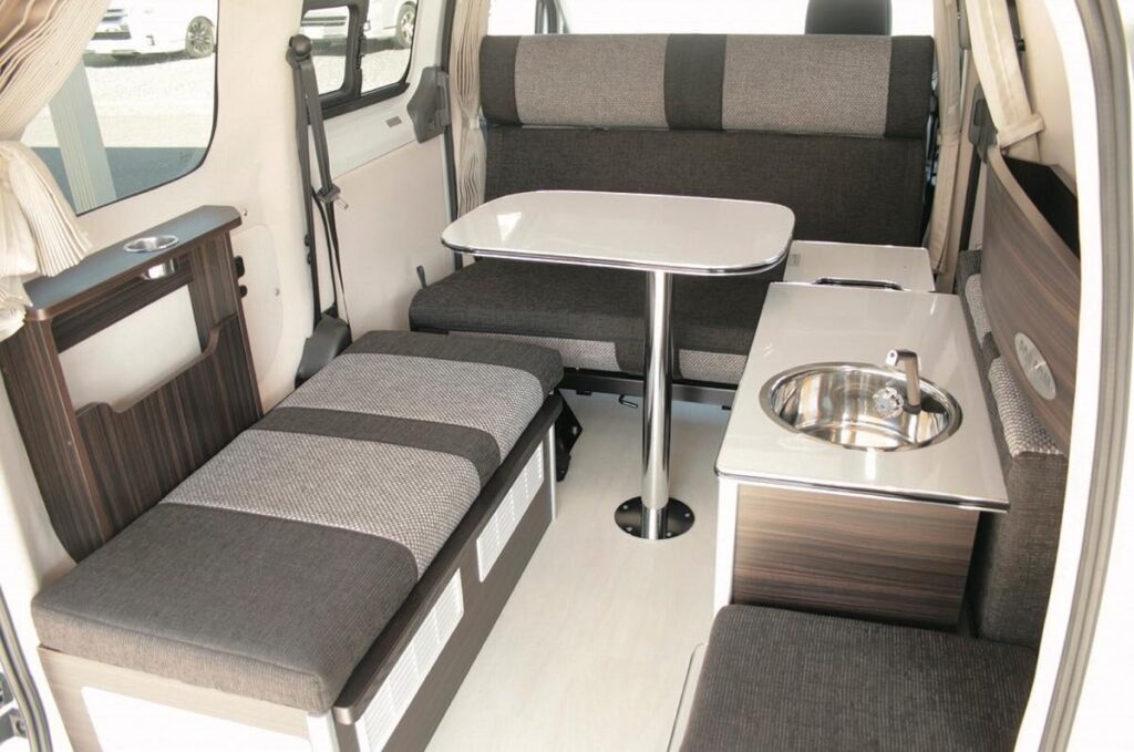 ポップ・コン キャンパーR | キャンピングカー広島 | CCAA2023