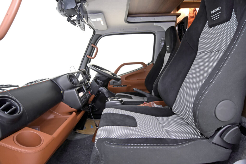 ニンジャ | ダイレクトカーズ | AC2403