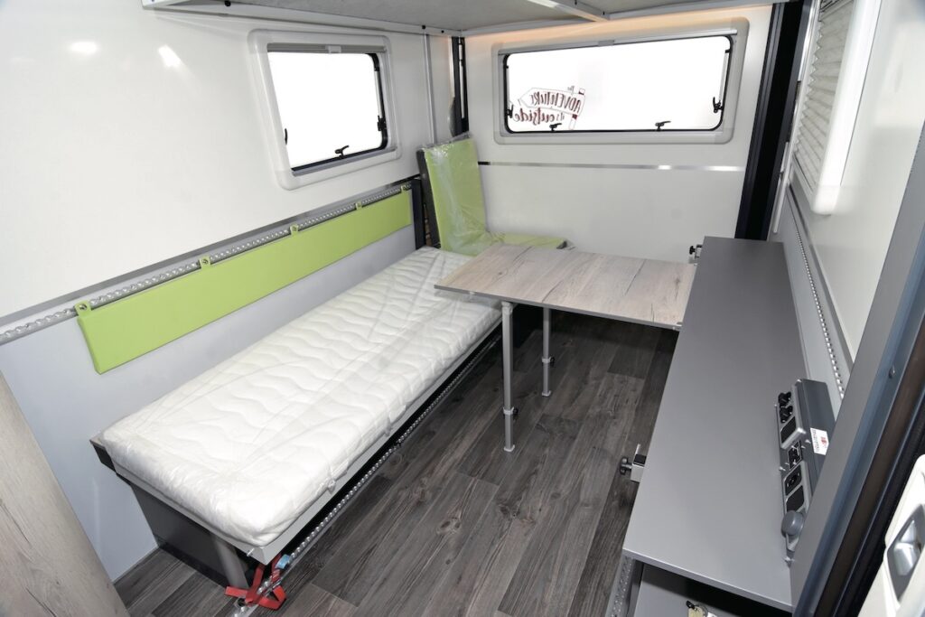 アドベンチャー