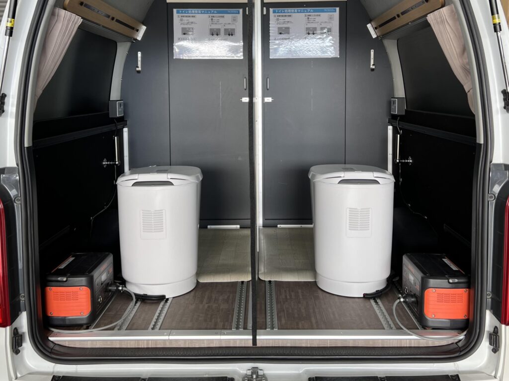 クレサナの車内