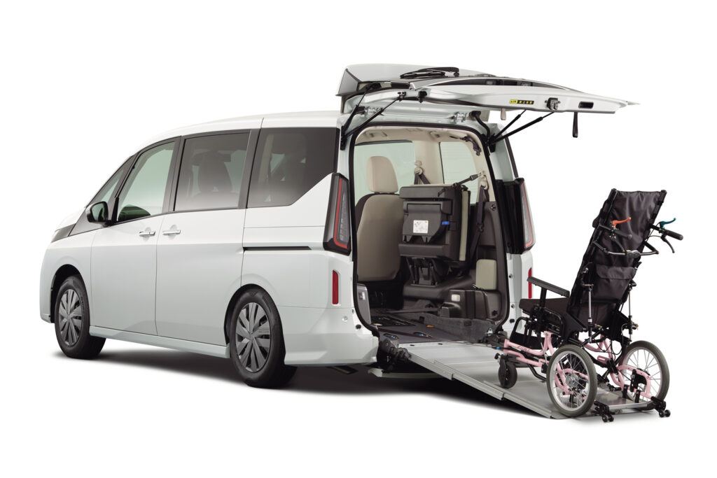 日産セレナの一部仕様変更と価格改定！ガソリン車は値下げ！｜AUTO