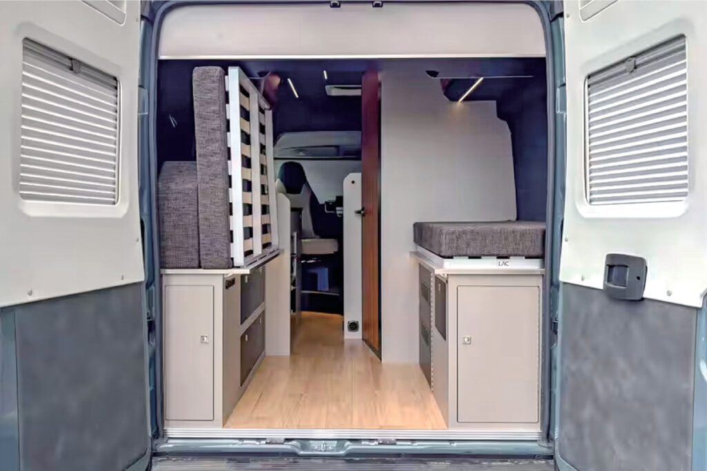 ダーウィンQ5の内装