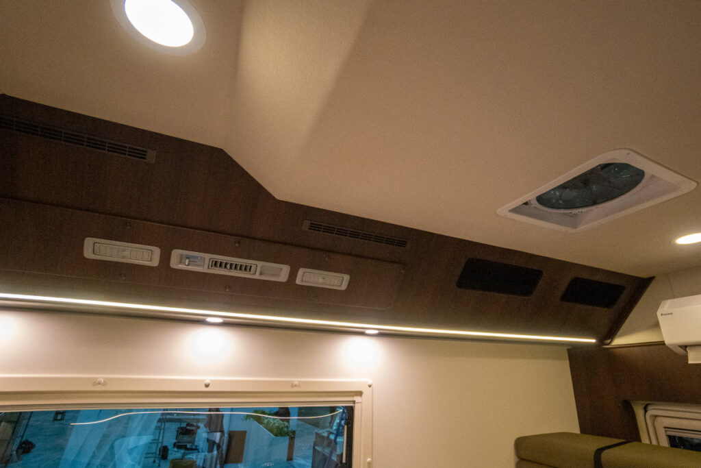 CH1マーズのハイエース純正リアクーラー