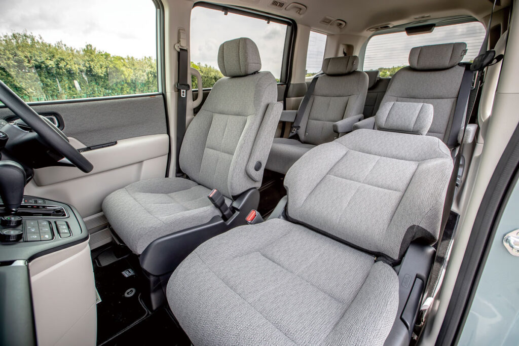 純正ステップワゴンの室内