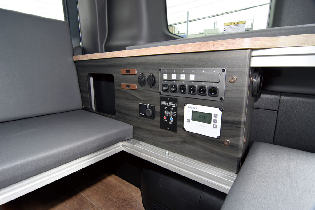 STEP WGN MVの室内、左キャビネット