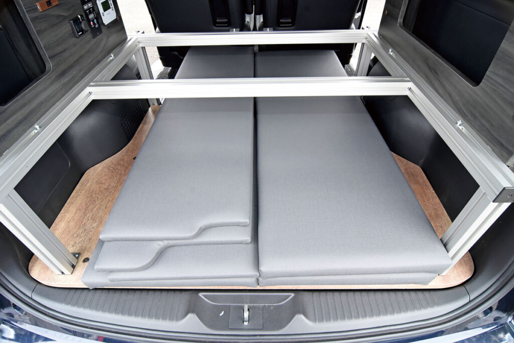 STEP WGN MVの室内、フレーム部分