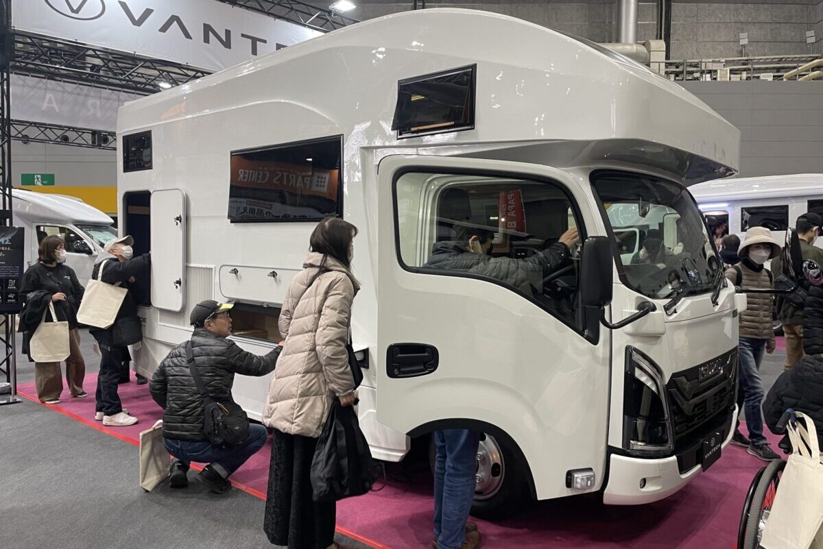ニュースゾクゾク。大阪キャンピングカーショー｜AUTO CAMPER（オート
