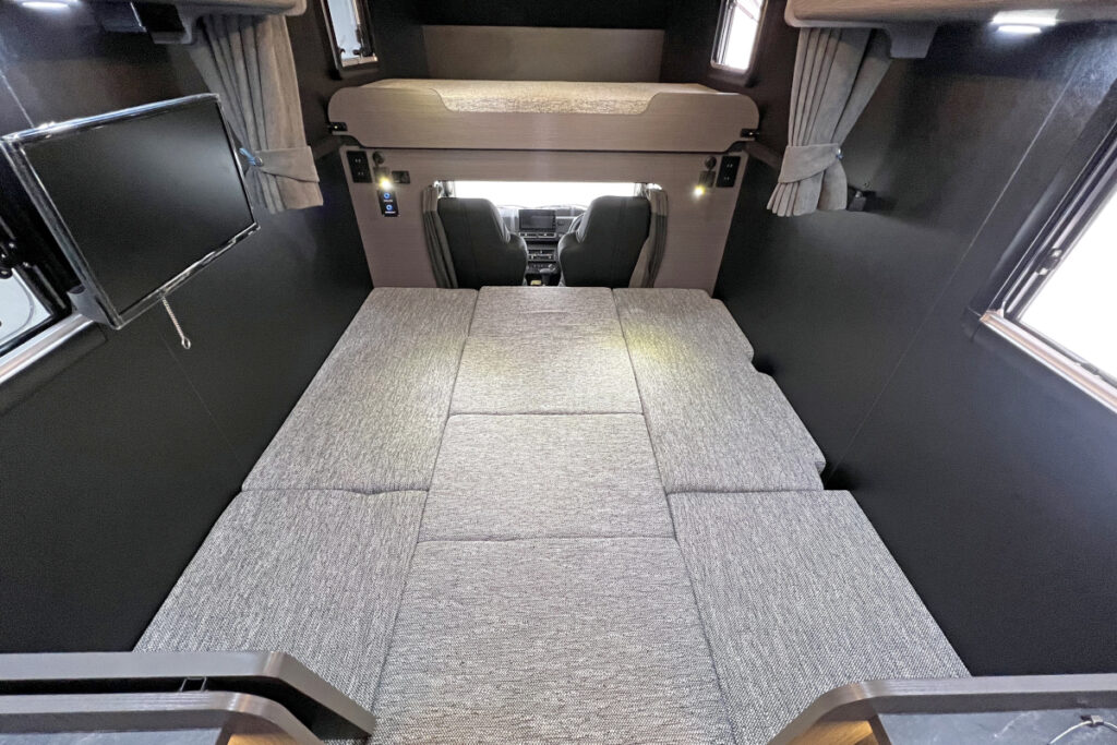 カタナミニの室内
