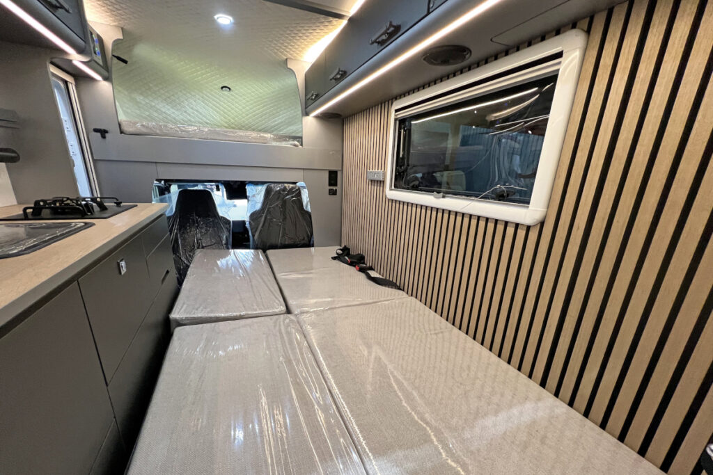 プラットの室内