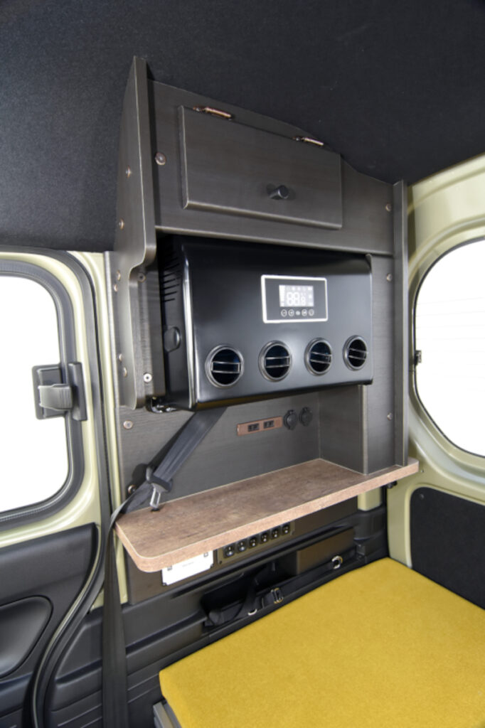 N-VAN MVのキャビネット