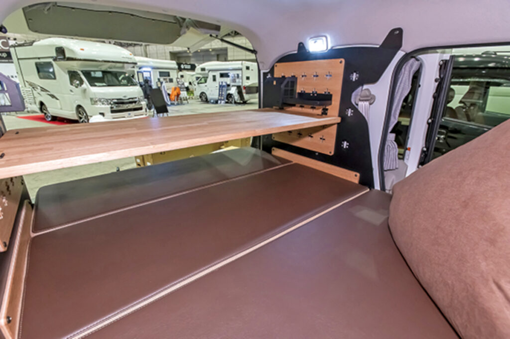 タックラックの内装